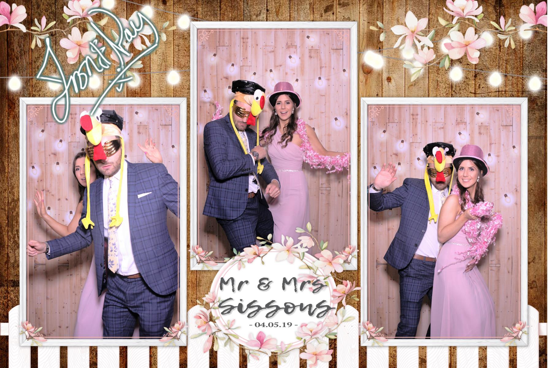 Mr and Mrs Sissons | View more photos from the event at gallery.blissbooth.co.uk/u/BlissBooth/Mr-and-Mrs-Sissons
